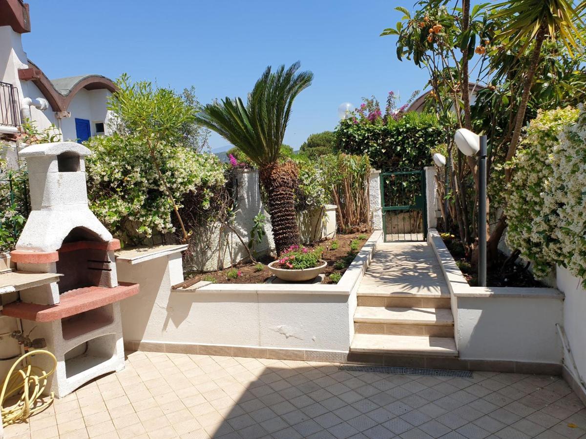 La Villa Fronte Spiaggia Bandiera Blu Sperlonga Buitenkant foto